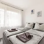 Cozy Renovated Apartment Close To Schoenbrunn Palace